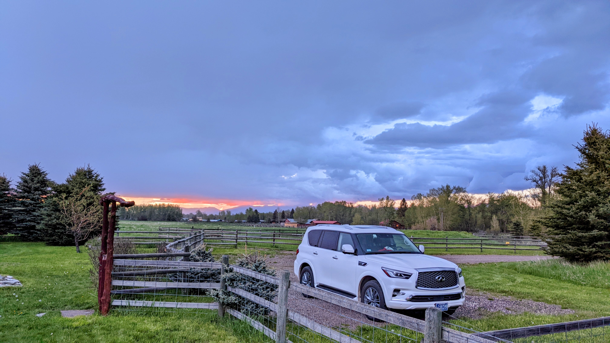 le ciel bozeman sunset view