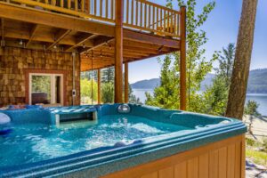 Lakeview Escape Whitefish hot tub